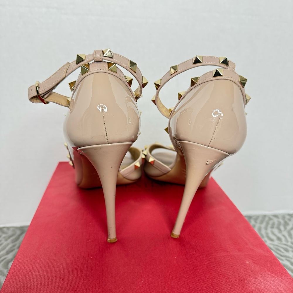 VALENTINO D’Orsay Rockstud Open Toe Tan Heels Size 39.5 - Picture 10 of 13
